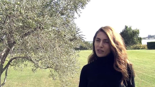 Entretien avec l'actrice Caterina Murino, actuellement en tournage à Istres.