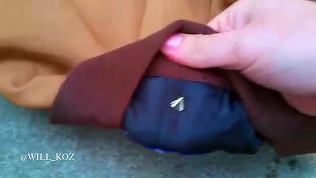 Ce mec nous montre comment retirer facilement un antivol de vêtement oublié par les vendeurs