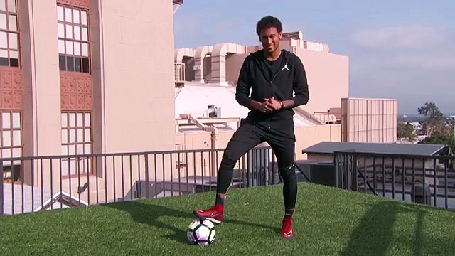 Neymar Jr. Attempts Terrifying Shot from Jimmy Kimmels Roof