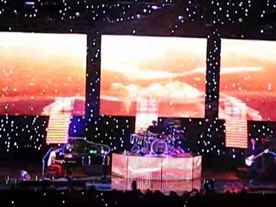 Muse - Feeling Good, Budapest Sports Arena, Budapest, Hungary  10/10/2007