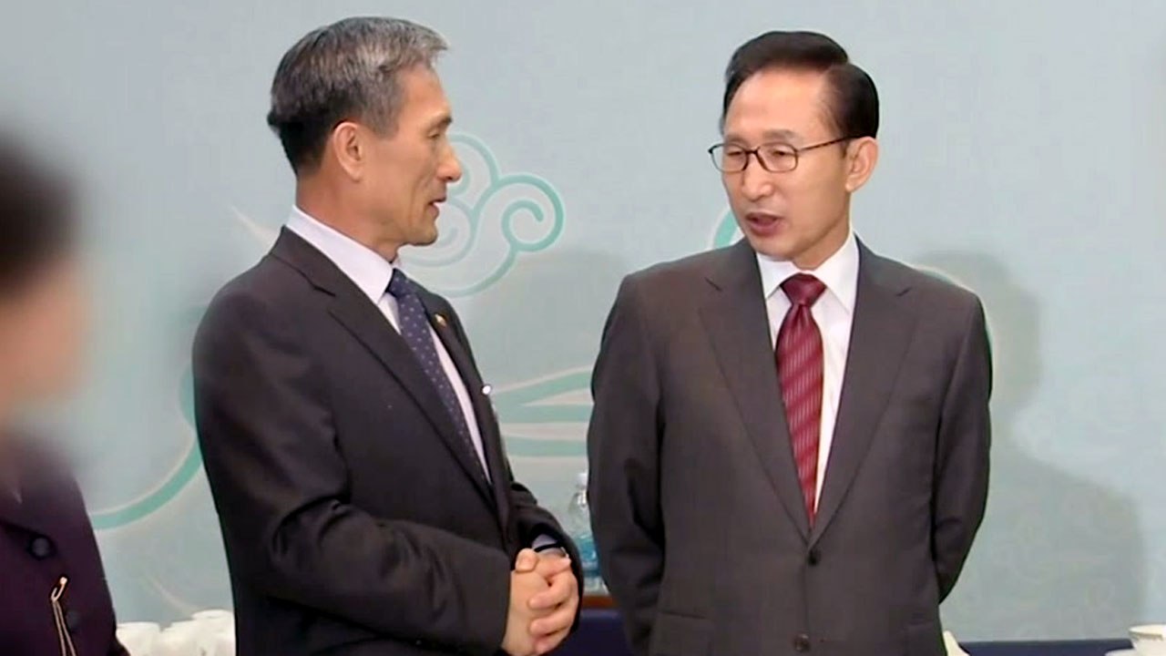 '軍 여론 공작' 김관진 前 장관 구속...MB 향하는 수사 / YTN