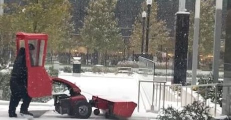 Chicago Receives an Inch of Fresh Snow During Fall Storm