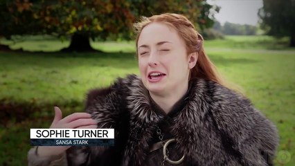 GAME OF THRONES  - Arya and Sansa KISS  (Behind the Scenes _ Bloopers)-RBoyvadyy1Q