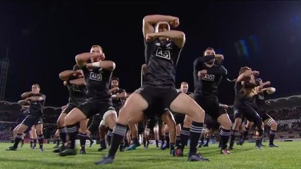 L'impressionnant haka timatanga des Maoris All Blacks face aux Barbarians Français
