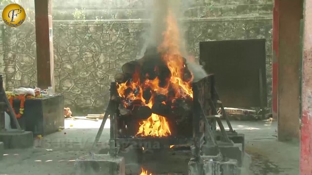 Bollywood Celebs Attend Veteran Filmmaker Mohan Kumar's Funeral | Prem Chopra, Rakesh Roshan