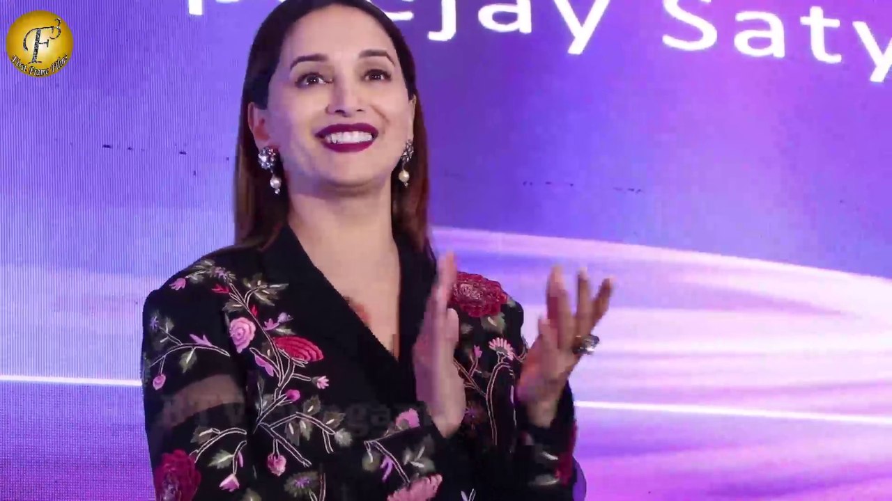 Madhuri Dixit At UNICEF Association Of Radio Operators Of India Radio 4 Child Awards 2017