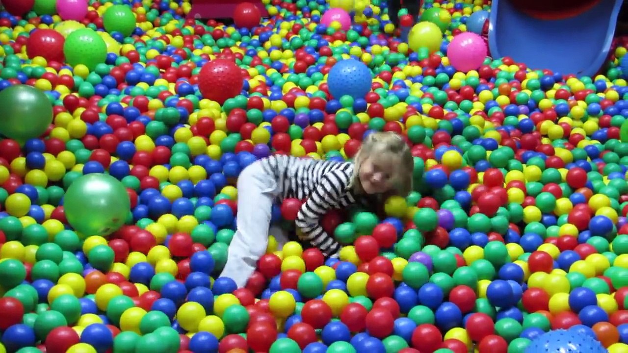100 Playground Fun,Ball Pit Fun,Slide,Plastic Ball,Inflatable Bouncy Castle,100 Plac Zabaw