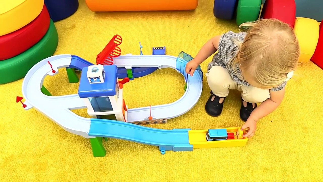 Video for kids. Toys, cars, piramid, car cartoon and toy cars. Games for kids.-9tfeeegVYfA