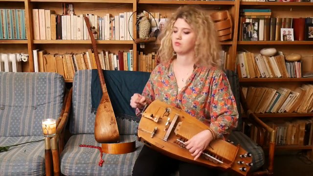 ئێلینوور فۆرنا، کچی فەڕەنسی گۆرانی غەزاڵ غەزاڵی کوردی دەڵێتەوە