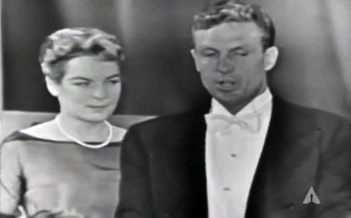 Jerry Lewis hosts the 1957 Oscars