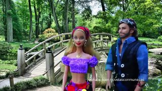 Barbie en español para AUDIENCIA JUVENIL - La historia de Jade la mamá de Fabio de Junto al mar