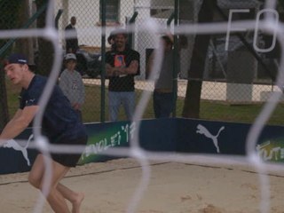 VIRAL: Otomotif: Ricciardo dan Verstappen Bermain Voli Kaki di San Paolo