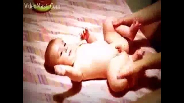 এই ভিডিও টা দেখে হাসি না আসলে আমি একটা গাধা।