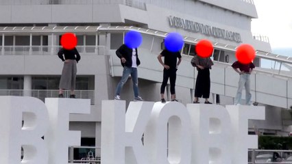 '아찔하게 '찰칵'...사진에 목숨 건 관광객들 / YTN