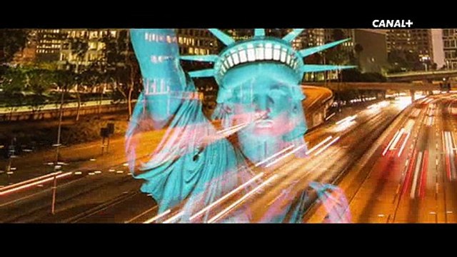 Pour booster les Guignols, Canal décide de mettre, dès la semaine prochaine, Anne-Sophie Lapix à la présentation...