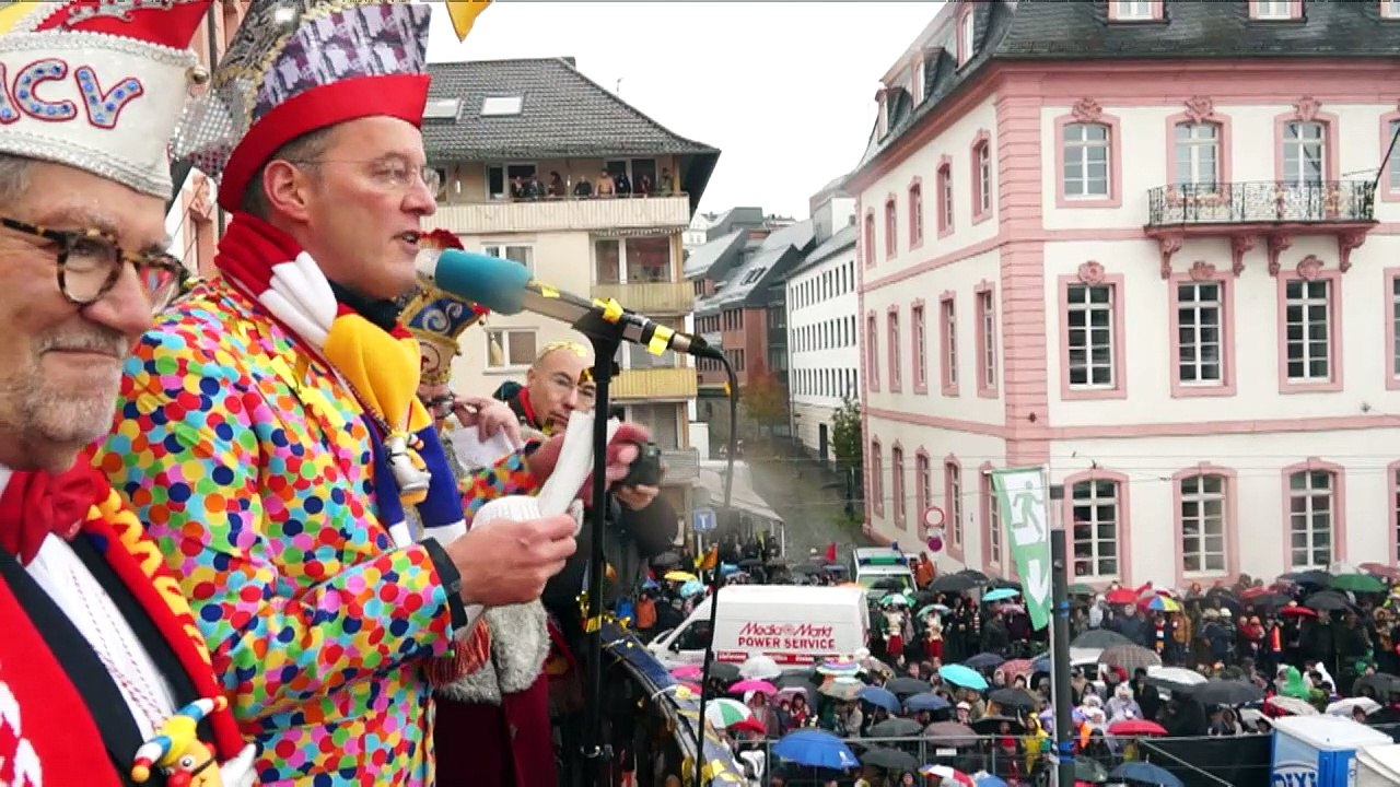 Mit 'Helau' in die fünfte Jahreszeit