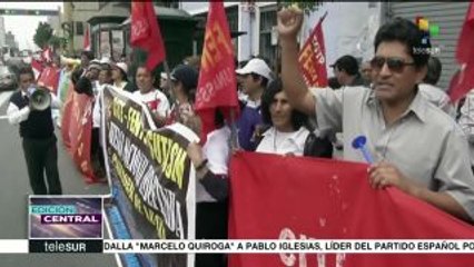Perú:empleados administrativos de la educación exigen aumento salarial