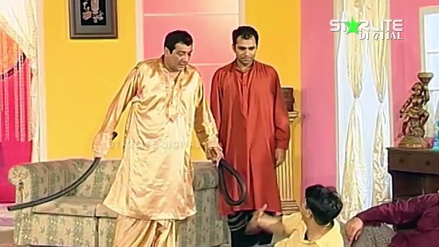 Nasir Chinyoti, Qaiser Piya and Naseem Vicky New Pakistani Stage Drama Full Comedy Clip