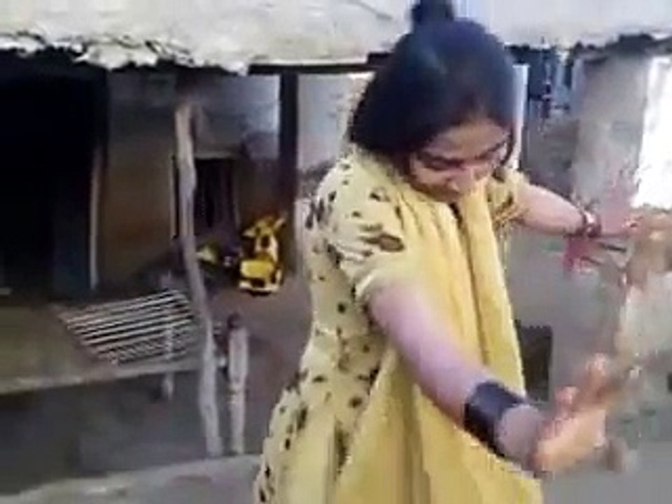 beautiful Girls dance saraiki punjabi indian dubai london dance saraiki girls