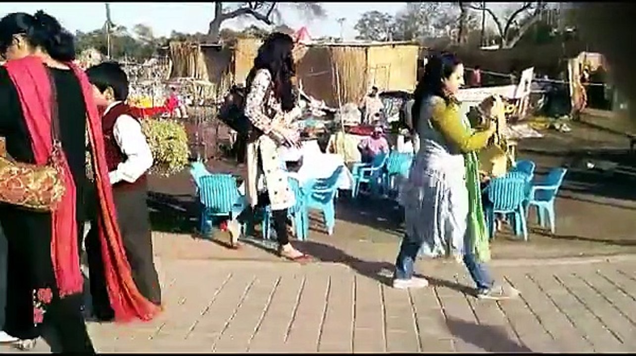 Beautiful Girls of Pakistan Making Fun in Lahore