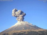 Enorme éruption du volcan Popocatépetl au mexique pendant 24h !