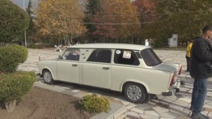 Celebran con un desfile de Trabants el 60 aniversario del "coche cartón"