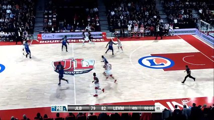 Le shoot de la gagne au buzzer incroyable de Boris Diaw !