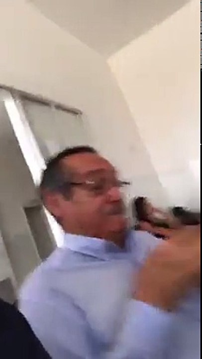 مقلب في شايب ارسلو له مقطع صوتي لبنت شاهد ردة فعله