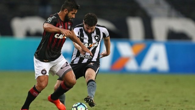 Assista aos lances da vitória do Atlético-PR sobre o Botafogo no Niltão
