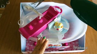Baby Annabell Learn to walk Take Bath and Sleeps in Lullaby Doll Bed Little girl play with Baby Doll