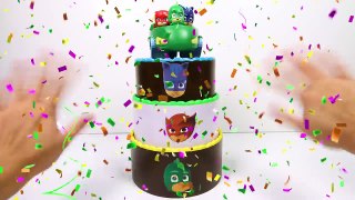 Trolls Come to Smurfs Party and Villain Slimes Birthday Cake | Ellie Sparkles