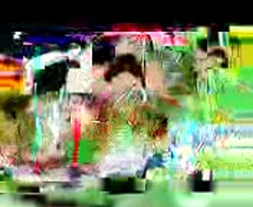DBZ Cap079.1 Freezer tortura y hace sufrir a Krilin (sin censura) (1)