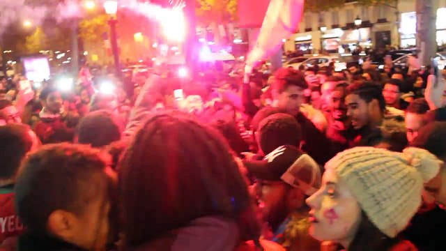 Les Champs Elysées aux couleurs du Maroc suite à la qualification pour la coupe du monde de football 2018