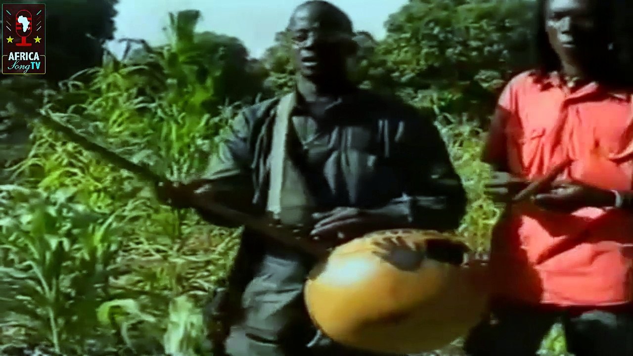 Samba Diallo & Yoro Diallo - Mogo Wassoulon 【Clip Officiel】