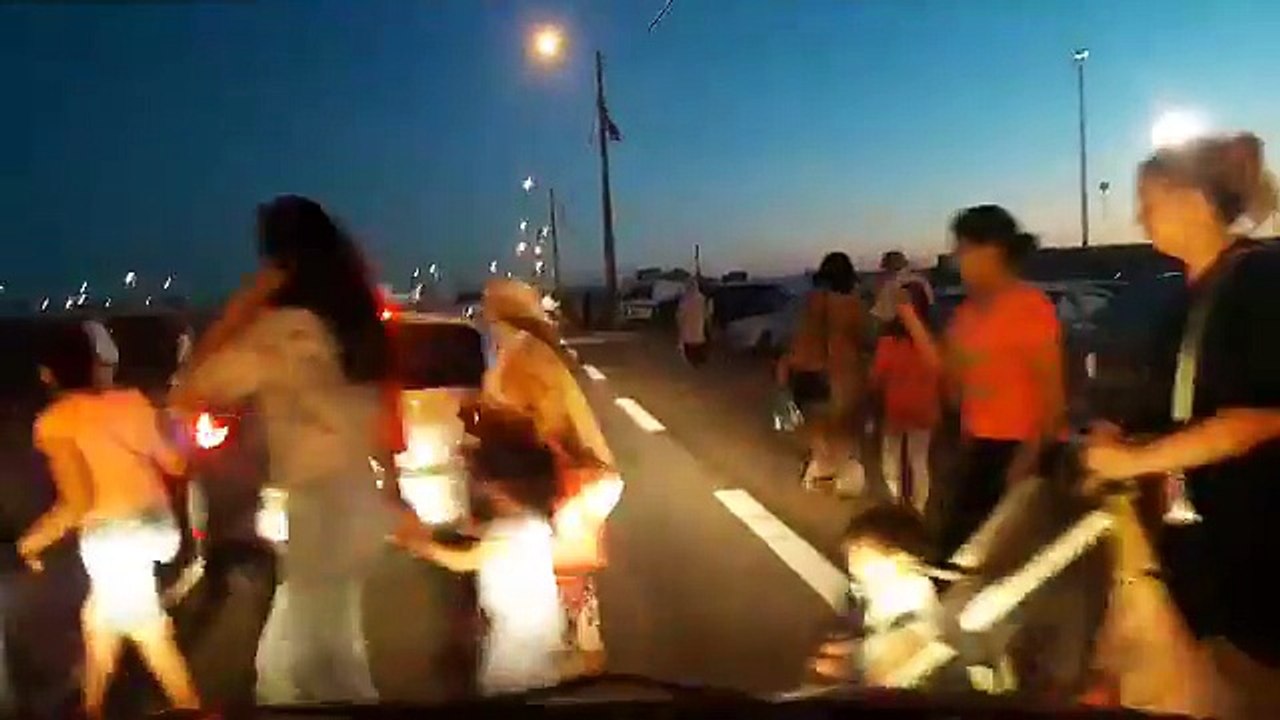 الأجواء خارج الميناء التجاري بجرجيس الآن