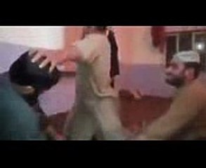 Tải video: کلپ سیلی بازی افغانی  Afghan funny clips  Afghan funny videos  pashtu funny videos