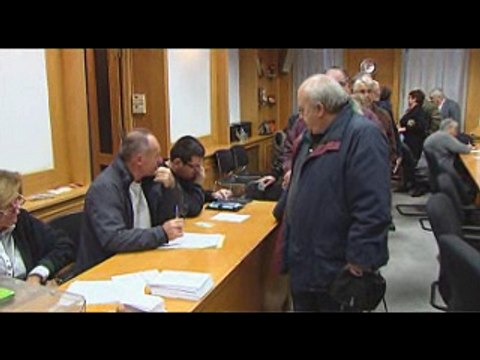 Σε εξέλιξη οι εκλογές στη Δημοκρατική Συμπαράταξη. Μεγάλη συμμετοχή στη Βοιωτία