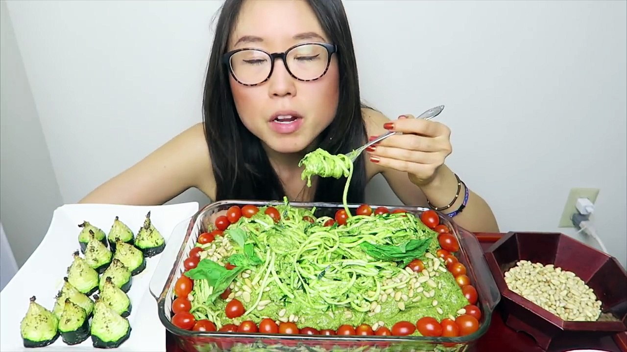 MUKBANG Creamy Pesto Pasta with Zucchini Noodles