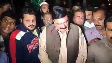 Download Video: Exclusive News - Sheikh Rasheed in Khtam e nabaowat March - Allama khadim hussain rizvi