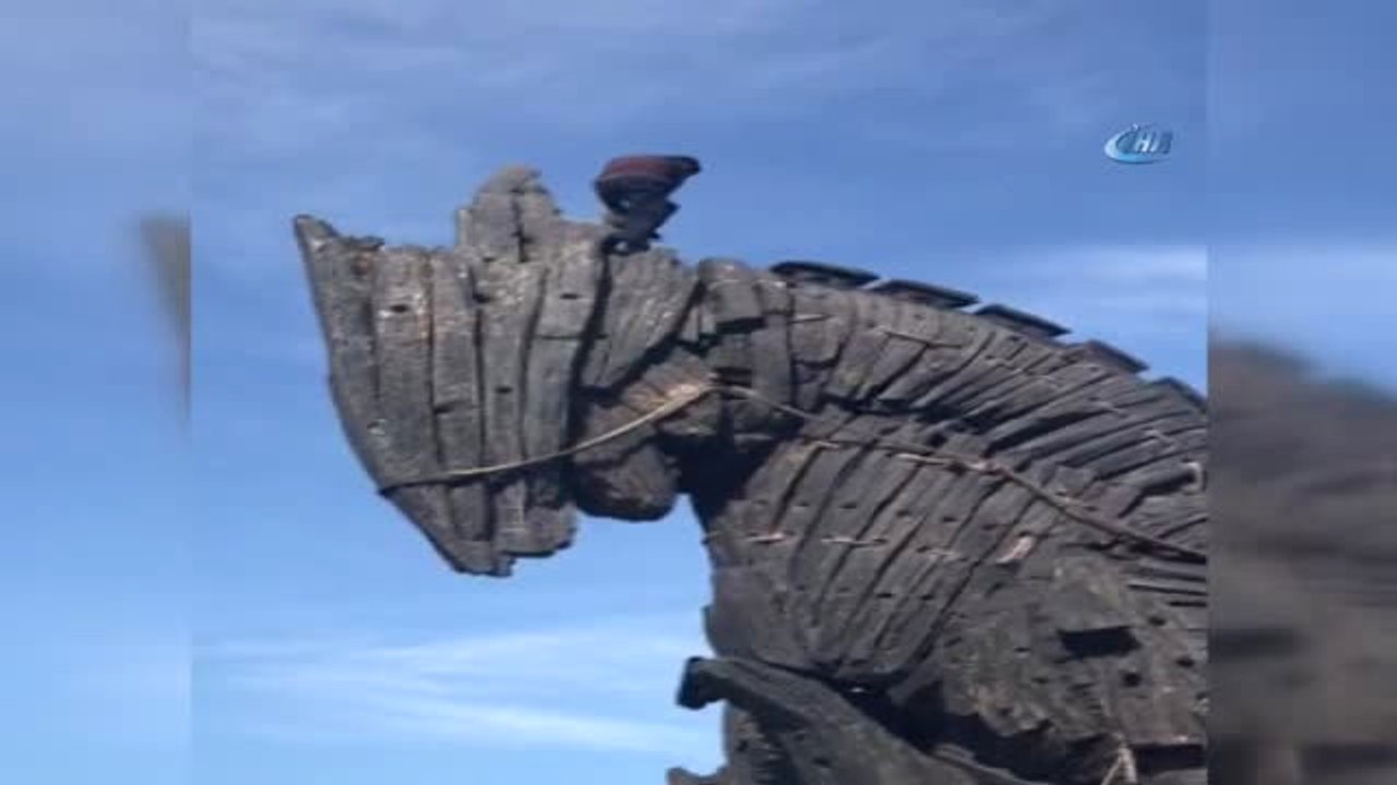 Truva Atı'ndan Düşen Şahsın Yeni Görüntüleri Ortaya Çıktı... Düşme Anı Saniye Saniye Görüntülendi