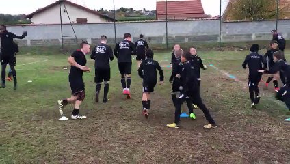 Vidéo Echauffement SENIORS 1 en compagnie des U10/11 du club !!!