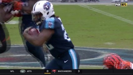 Derrick Henry charges through Bengals D for a 23-yard gain