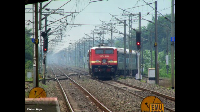 BARBARIC OVERTAKE|130 KMPH ER KING WAP-7 HOWRAH RAJDHANI VIA PATNA