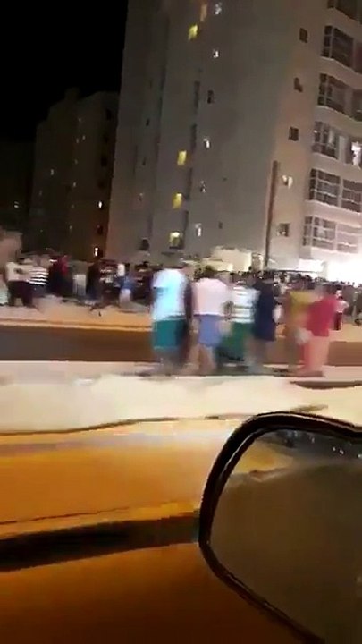 هزه ارضيه بالكويت والسكان يخرجون من منازلهم