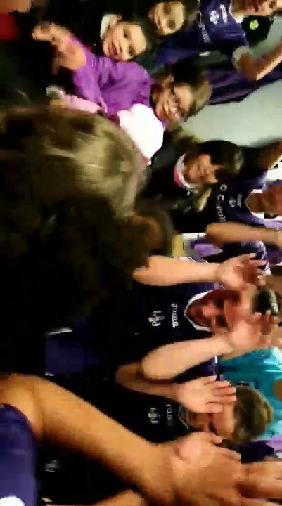 12/11/17 - TFC/Nîmes (D2F) - Les z'abeilles partagent la victoire avec les joueuses !