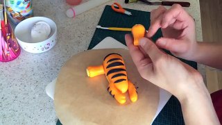 How to make Tigger out of fondant