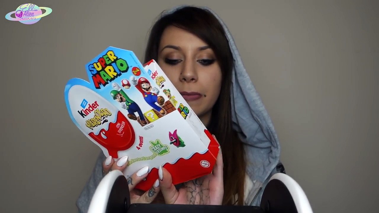 ASMR Eating Sounds | Whisper | Kinder Surprise Eggs (ita)