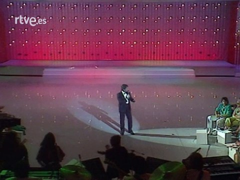 Sacha Distel - Tu es le soleil de ma vie - Toute la pluie tombe sur moi