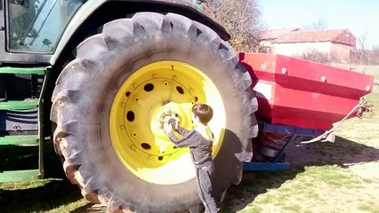 Vídeo para niños TRACTOR John Deere trores remolque volquete máquinas Video Learning For Kids