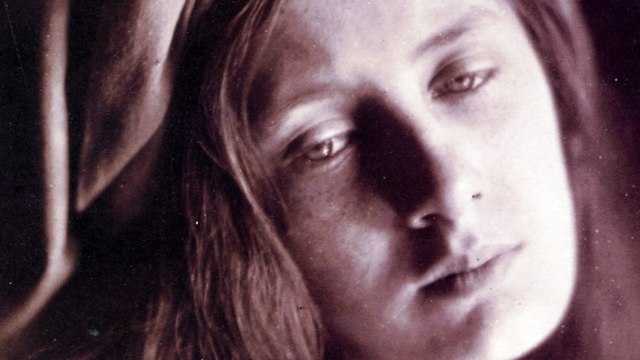 Bleue - Clarisse - L'amoureuse des grands chemins (2010-2016) – Recueil de poésies — le-livre-cle.fr — © CLE